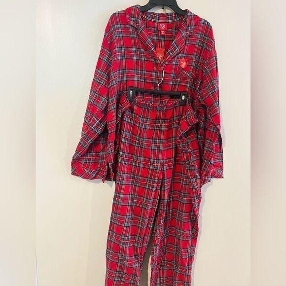 FAMILY PAJAMAS Matching Women's Brinkley Plaid Family Pajama Set - Picture 10 of 13